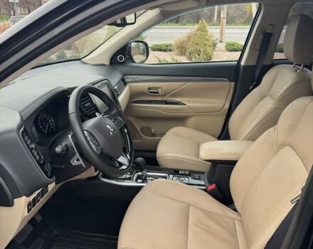 Чорний Міцубісі Аутлендер, об'ємом двигуна 2.36 л та пробігом 53 тис. км за 23500 $, фото 18 на Automoto.ua