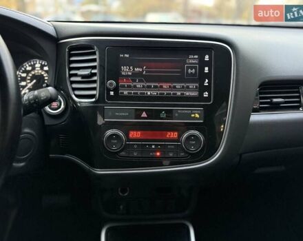 Чорний Міцубісі Аутлендер, об'ємом двигуна 2.36 л та пробігом 106 тис. км за 16250 $, фото 18 на Automoto.ua