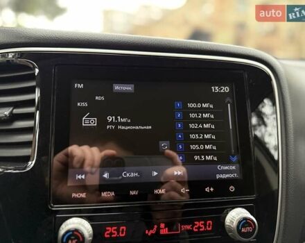 Черный Мицубиси Аутлендер, объемом двигателя 2 л и пробегом 65 тыс. км за 19950 $, фото 33 на Automoto.ua