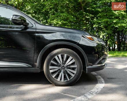 Черный Мицубиси Аутлендер, объемом двигателя 2.4 л и пробегом 56 тыс. км за 18500 $, фото 4 на Automoto.ua