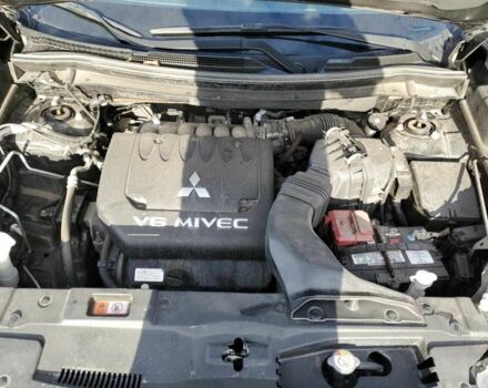 Черный Мицубиси Аутлендер, объемом двигателя 0 л и пробегом 60 тыс. км за 3000 $, фото 10 на Automoto.ua