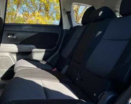 Чорний Міцубісі Аутлендер, об'ємом двигуна 2.4 л та пробігом 97 тис. км за 17700 $, фото 16 на Automoto.ua