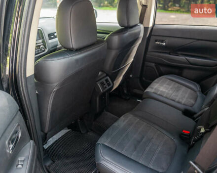 Черный Мицубиси Аутлендер, объемом двигателя 2.4 л и пробегом 56 тыс. км за 18500 $, фото 13 на Automoto.ua