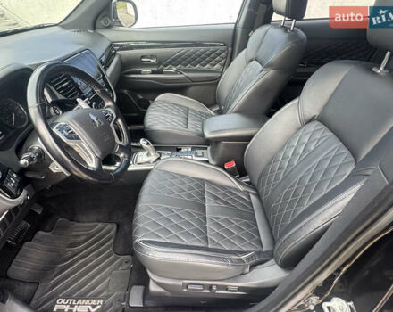 Черный Мицубиси Аутлендер, объемом двигателя 2 л и пробегом 148 тыс. км за 21800 $, фото 26 на Automoto.ua