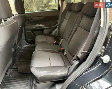 Черный Мицубиси Аутлендер, объемом двигателя 2 л и пробегом 65 тыс. км за 19950 $, фото 19 на Automoto.ua