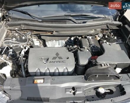 Міцубісі Аутлендер 2019 у Кривому Розі на Automoto.ua Чорний Міцубісі Аутлендер, об'ємом двигуна 2.4 л та пробігом 72 тис. км за 18500 $, фото 11 на Automoto.ua