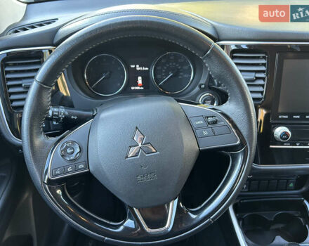 Черный Мицубиси Аутлендер, объемом двигателя 2.36 л и пробегом 67 тыс. км за 19500 $, фото 10 на Automoto.ua