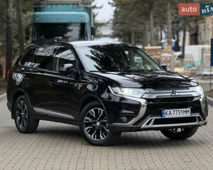 Черный Мицубиси Аутлендер, объемом двигателя 2 л и пробегом 65 тыс. км за 19950 $, фото 3 на Automoto.ua