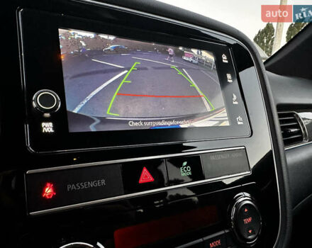 Чорний Міцубісі Аутлендер, об'ємом двигуна 2.36 л та пробігом 66 тис. км за 19800 $, фото 16 на Automoto.ua