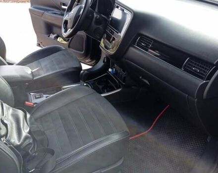 Міцубісі Аутлендер 2019 у Кривому Розі на Automoto.ua Чорний Міцубісі Аутлендер, об'ємом двигуна 2.4 л та пробігом 72 тис. км за 18500 $, фото 5 на Automoto.ua