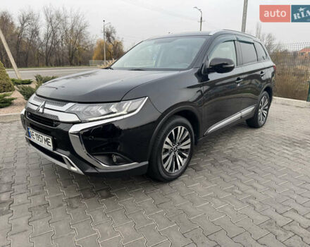 Чорний Міцубісі Аутлендер, об'ємом двигуна 2.36 л та пробігом 53 тис. км за 23500 $, фото 2 на Automoto.ua