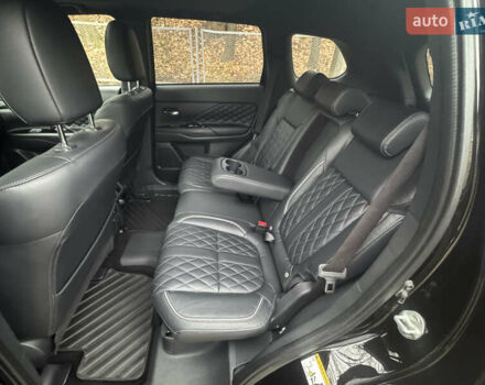 Черный Мицубиси Аутлендер, объемом двигателя 2 л и пробегом 148 тыс. км за 21800 $, фото 23 на Automoto.ua