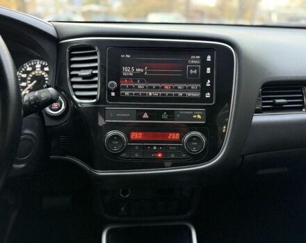 Чорний Міцубісі Аутлендер, об'ємом двигуна 2.4 л та пробігом 107 тис. км за 16250 $, фото 10 на Automoto.ua