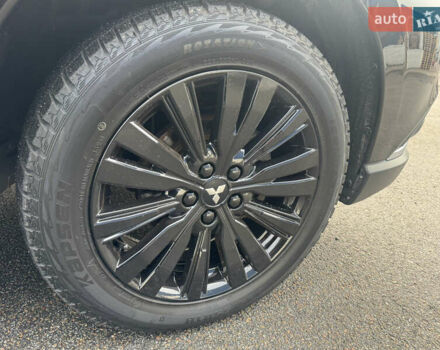 Черный Мицубиси Аутлендер, объемом двигателя 2 л и пробегом 148 тыс. км за 21800 $, фото 14 на Automoto.ua