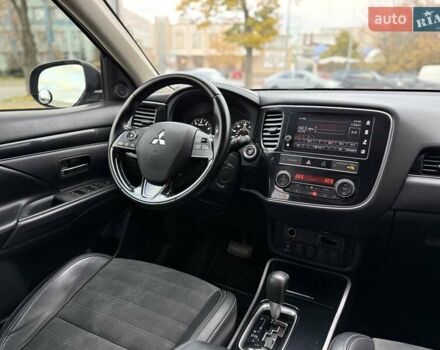 Чорний Міцубісі Аутлендер, об'ємом двигуна 2.36 л та пробігом 106 тис. км за 16250 $, фото 9 на Automoto.ua