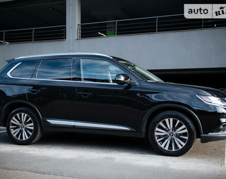 Міцубісі Аутлендер 2019 у Львові на Automoto.ua Чорний Міцубісі Аутлендер, об'ємом двигуна 2.4 л та пробігом 75 тис. км за 17200 $, фото 3 на Automoto.ua