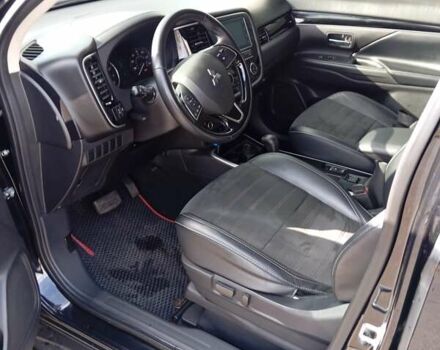 Міцубісі Аутлендер 2019 у Кривому Розі на Automoto.ua Чорний Міцубісі Аутлендер, об'ємом двигуна 2.4 л та пробігом 72 тис. км за 18500 $, фото 8 на Automoto.ua