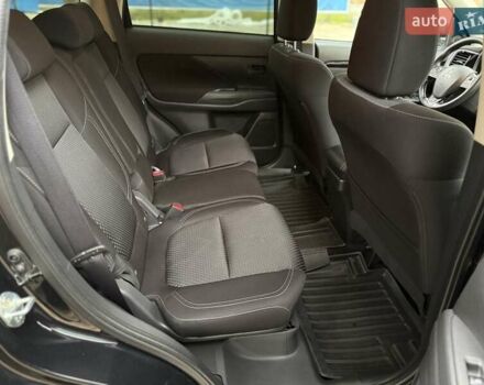 Черный Мицубиси Аутлендер, объемом двигателя 2 л и пробегом 65 тыс. км за 19950 $, фото 20 на Automoto.ua