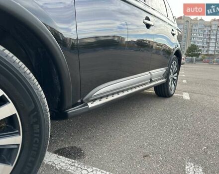 Черный Мицубиси Аутлендер, объемом двигателя 2.36 л и пробегом 90 тыс. км за 26500 $, фото 11 на Automoto.ua