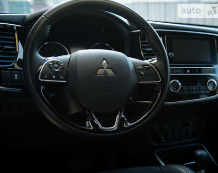 Міцубісі Аутлендер 2019 у Львові на Automoto.ua Чорний Міцубісі Аутлендер, об'ємом двигуна 2.4 л та пробігом 75 тис. км за 17200 $, фото 10 на Automoto.ua