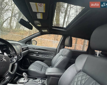 Черный Мицубиси Аутлендер, объемом двигателя 2 л и пробегом 148 тыс. км за 21800 $, фото 20 на Automoto.ua