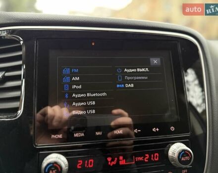 Черный Мицубиси Аутлендер, объемом двигателя 2 л и пробегом 65 тыс. км за 19950 $, фото 36 на Automoto.ua