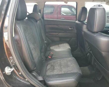 Черный Мицубиси Аутлендер, объемом двигателя 2.36 л и пробегом 135 тыс. км за 2800 $, фото 7 на Automoto.ua