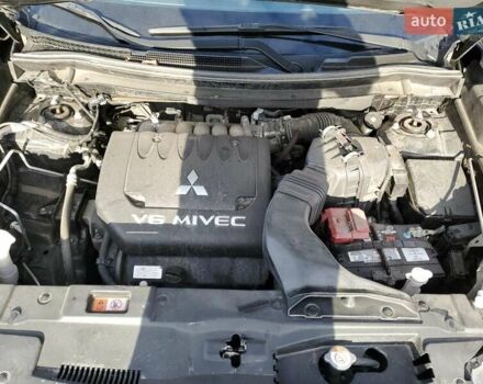 Чорний Міцубісі Аутлендер, об'ємом двигуна 3 л та пробігом 96 тис. км за 3600 $, фото 10 на Automoto.ua