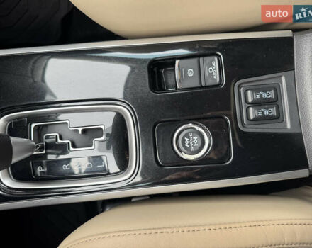 Чорний Міцубісі Аутлендер, об'ємом двигуна 2.36 л та пробігом 53 тис. км за 23500 $, фото 27 на Automoto.ua