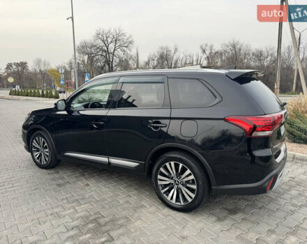 Чорний Міцубісі Аутлендер, об'ємом двигуна 2.36 л та пробігом 53 тис. км за 23500 $, фото 3 на Automoto.ua