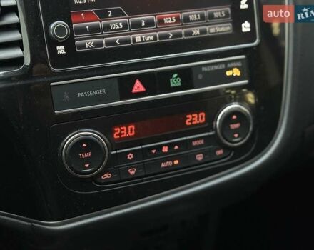 Чорний Міцубісі Аутлендер, об'ємом двигуна 2.36 л та пробігом 106 тис. км за 16250 $, фото 20 на Automoto.ua