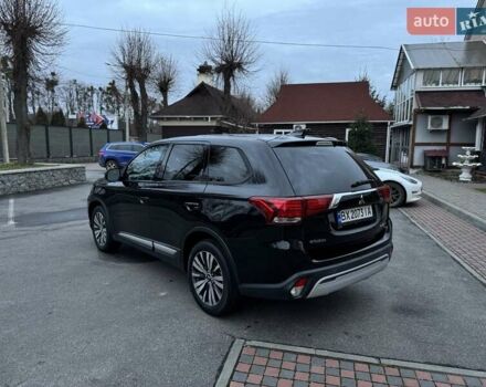 Чорний Міцубісі Аутлендер, об'ємом двигуна 2.36 л та пробігом 132 тис. км за 15900 $, фото 6 на Automoto.ua