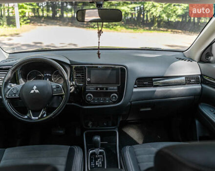 Черный Мицубиси Аутлендер, объемом двигателя 2.4 л и пробегом 56 тыс. км за 18500 $, фото 9 на Automoto.ua