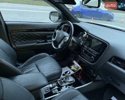 Черный Мицубиси Аутлендер, объемом двигателя 2.4 л и пробегом 53 тыс. км за 32900 $, фото 10 на Automoto.ua