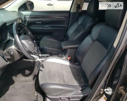 Черный Мицубиси Аутлендер, объемом двигателя 2.36 л и пробегом 135 тыс. км за 2800 $, фото 4 на Automoto.ua