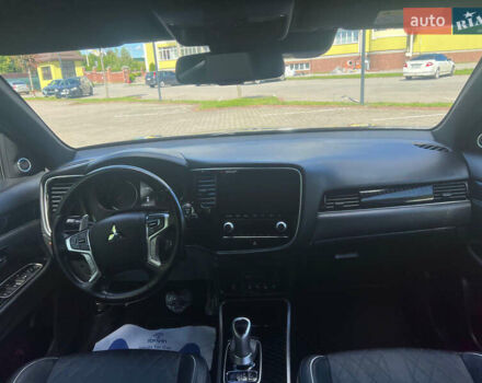 Чорний Міцубісі Аутлендер, об'ємом двигуна 2.36 л та пробігом 174 тис. км за 27800 $, фото 35 на Automoto.ua