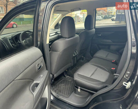 Черный Мицубиси Аутлендер, объемом двигателя 2.4 л и пробегом 44 тыс. км за 18700 $, фото 10 на Automoto.ua