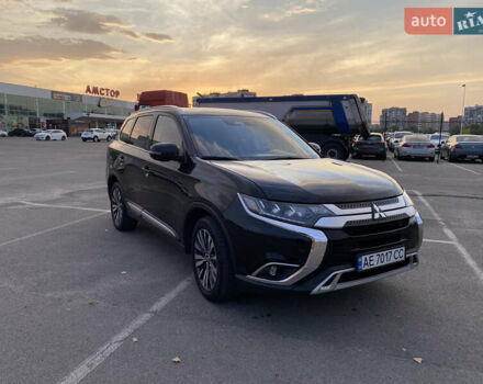 Черный Мицубиси Аутлендер, объемом двигателя 2.36 л и пробегом 39 тыс. км за 22800 $, фото 6 на Automoto.ua