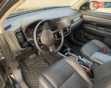 Черный Мицубиси Аутлендер, объемом двигателя 2.36 л и пробегом 39 тыс. км за 22800 $, фото 16 на Automoto.ua