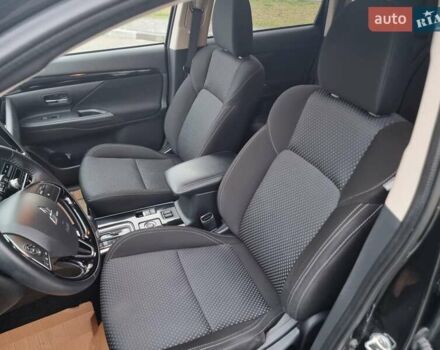 Черный Мицубиси Аутлендер, объемом двигателя 2.36 л и пробегом 127 тыс. км за 20800 $, фото 36 на Automoto.ua