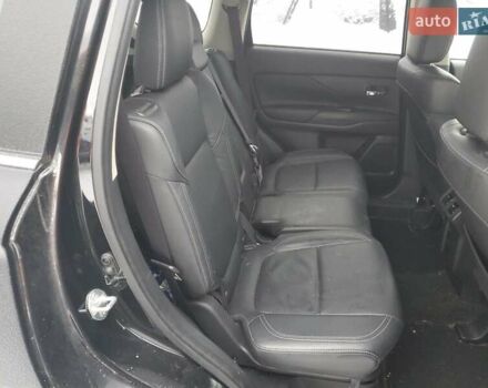 Черный Мицубиси Аутлендер, объемом двигателя 2.36 л и пробегом 84 тыс. км за 3000 $, фото 10 на Automoto.ua