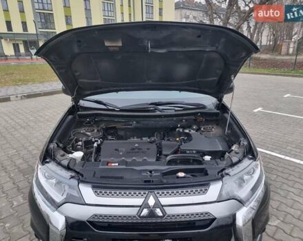 Черный Мицубиси Аутлендер, объемом двигателя 2.36 л и пробегом 127 тыс. км за 20800 $, фото 49 на Automoto.ua