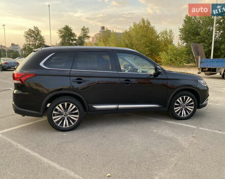 Черный Мицубиси Аутлендер, объемом двигателя 2.36 л и пробегом 39 тыс. км за 22800 $, фото 5 на Automoto.ua