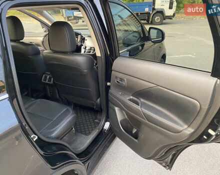 Черный Мицубиси Аутлендер, объемом двигателя 2.36 л и пробегом 39 тыс. км за 22800 $, фото 12 на Automoto.ua