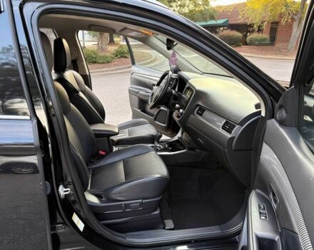 Чорний Міцубісі Аутлендер, об'ємом двигуна 2.4 л та пробігом 32 тис. км за 8000 $, фото 11 на Automoto.ua