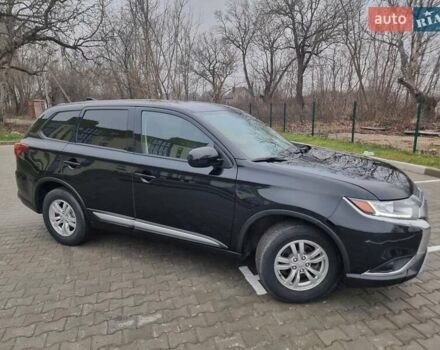Черный Мицубиси Аутлендер, объемом двигателя 2.36 л и пробегом 127 тыс. км за 20800 $, фото 6 на Automoto.ua