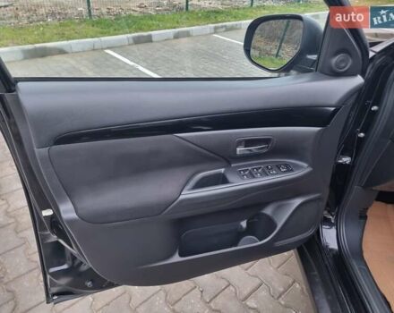 Черный Мицубиси Аутлендер, объемом двигателя 2.36 л и пробегом 127 тыс. км за 20800 $, фото 19 на Automoto.ua