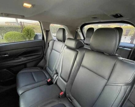 Черный Мицубиси Аутлендер, объемом двигателя 2.4 л и пробегом 1 тыс. км за 14400 $, фото 19 на Automoto.ua