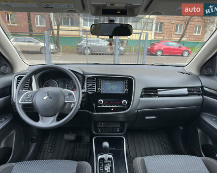 Черный Мицубиси Аутлендер, объемом двигателя 2.4 л и пробегом 44 тыс. км за 18700 $, фото 19 на Automoto.ua