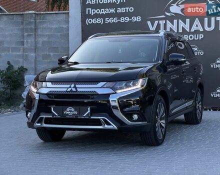 Черный Мицубиси Аутлендер, объемом двигателя 2.36 л и пробегом 19 тыс. км за 27500 $, фото 7 на Automoto.ua